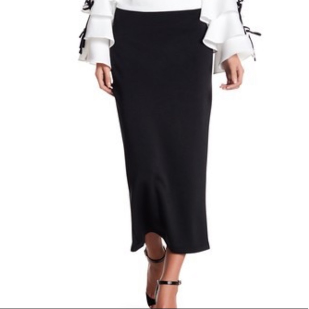 Albert Nipon black pencil skirt, size 6